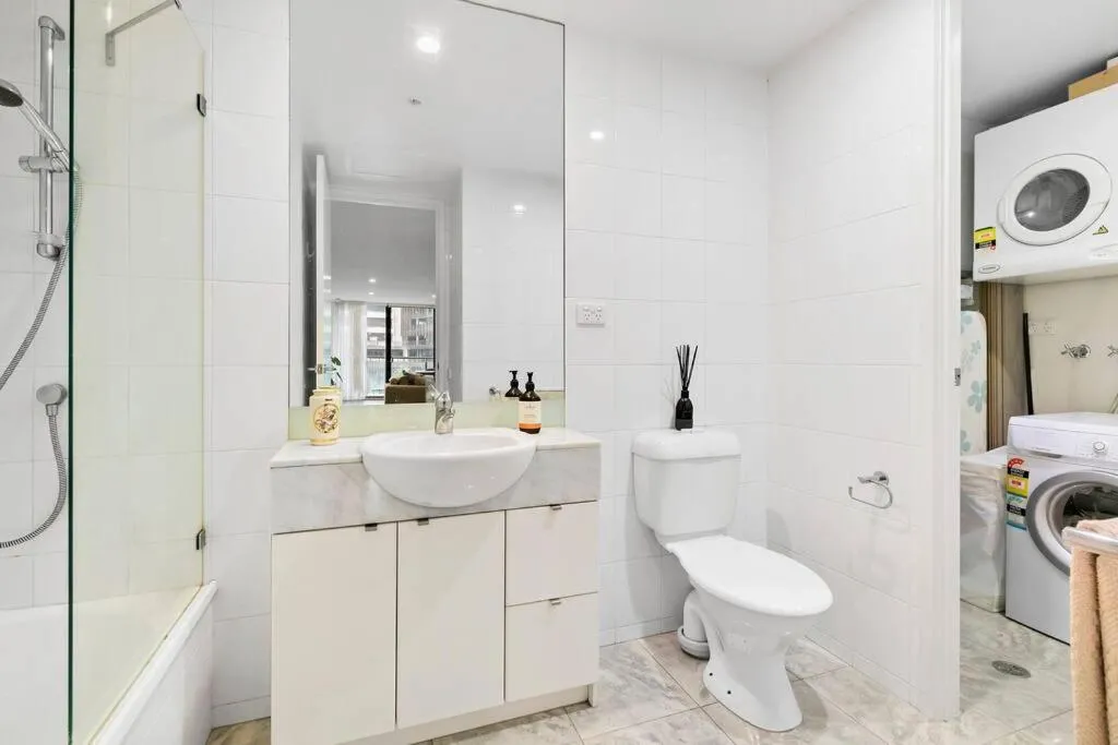 Chic Sthbank 3BR – Pool & Tennis — 3