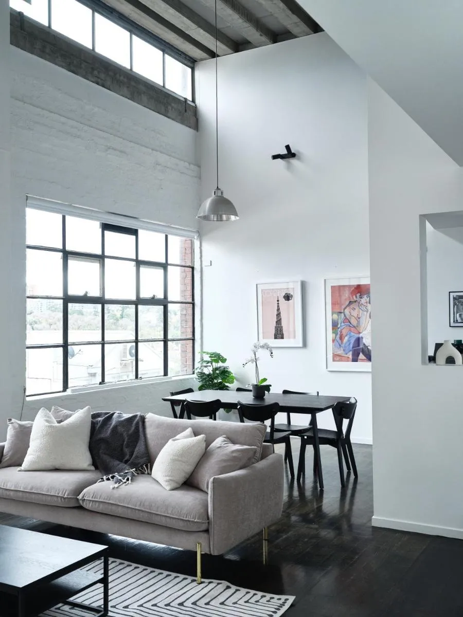 Chic Urban Loft in Prime Location — 4