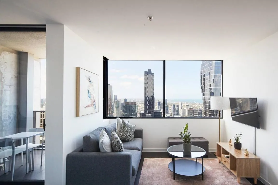 City Lights & Manhattan Heights – A Gem in Melbourne