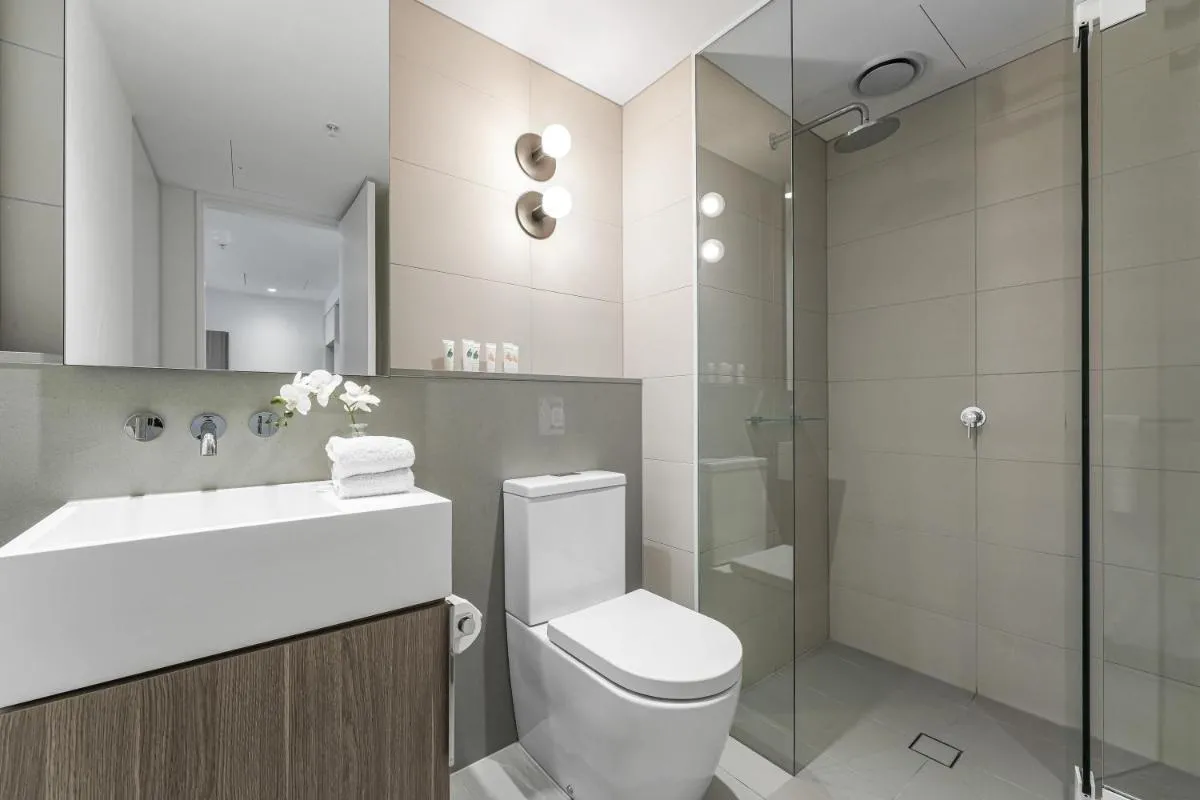 CityView HighRise Apartment — 3