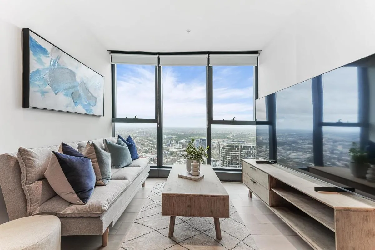 CityView HighRise Apartment — 5