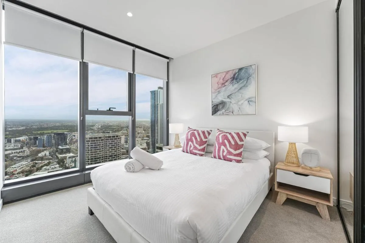 CityView HighRise Apartment — 2
