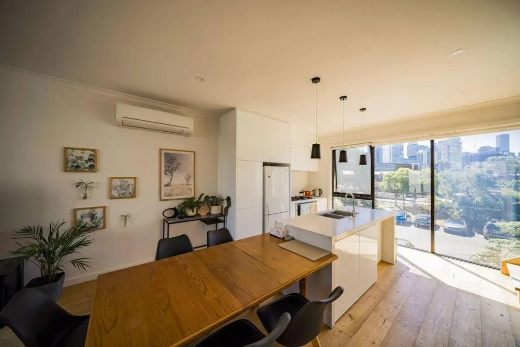 City view 1B1B- close to CBD-parking — 4