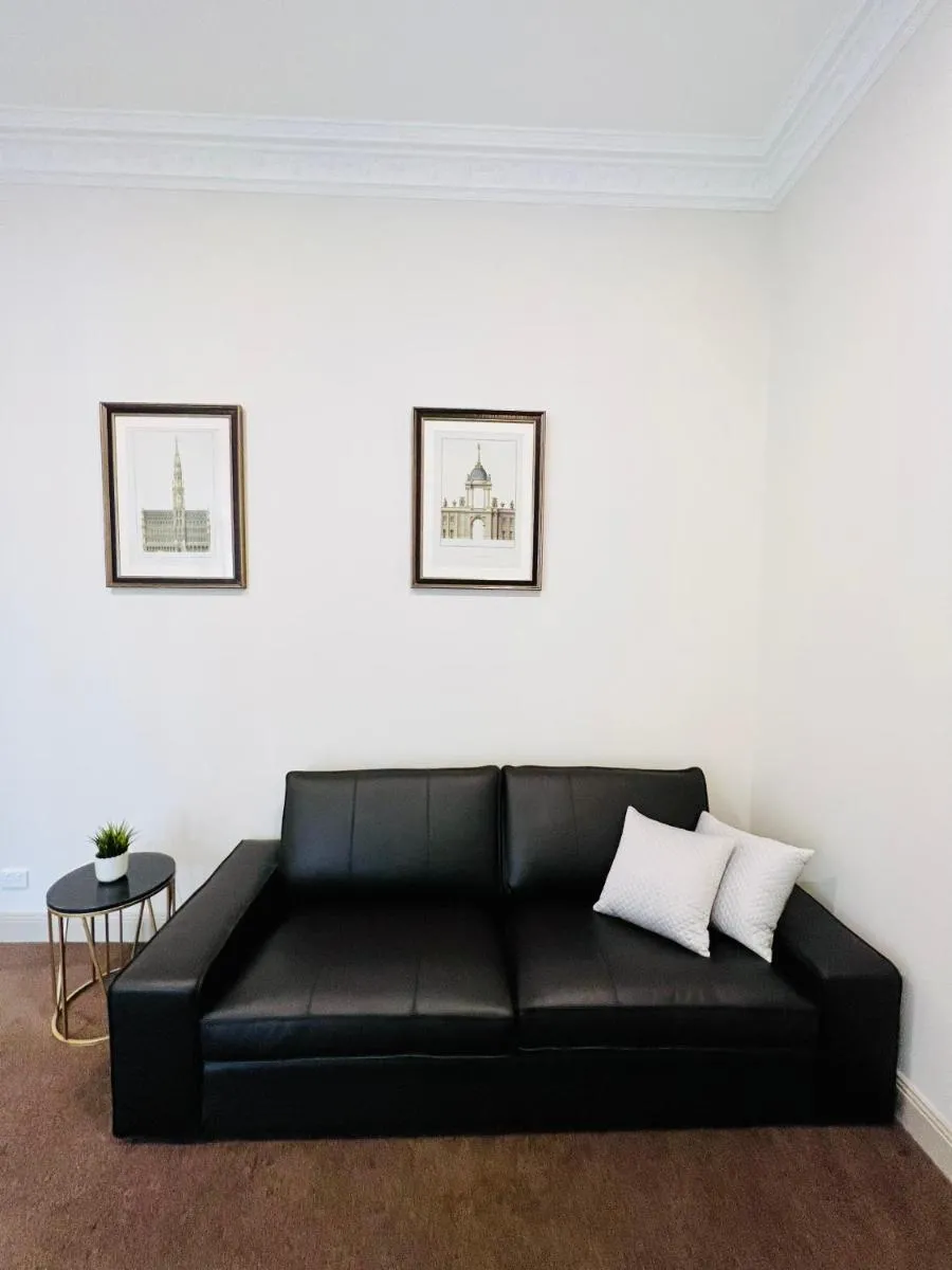 Clarendon Hotel — 5