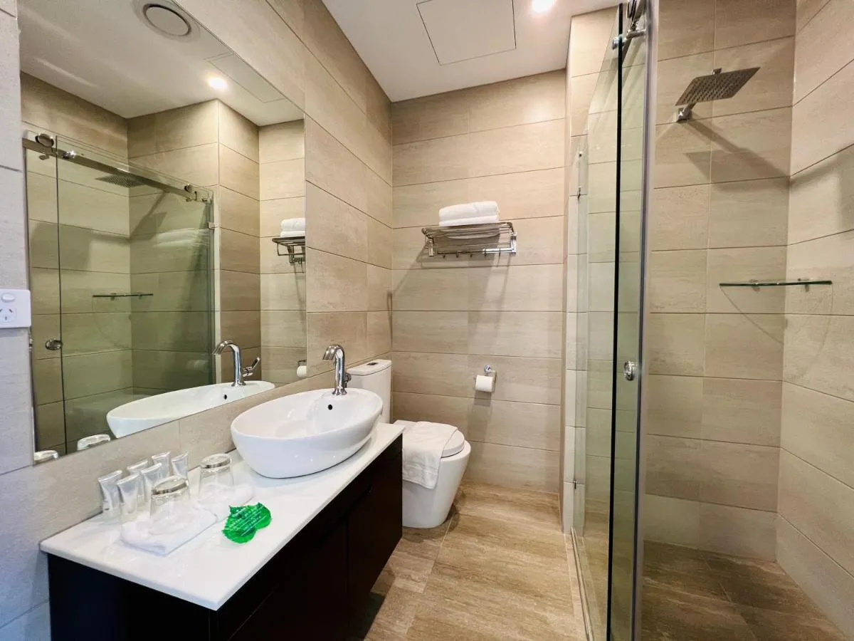 Clarendon Hotel — 2