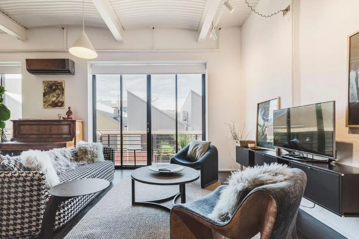 Cocoa Loft – A Designer Conversion off Chapel St — 5
