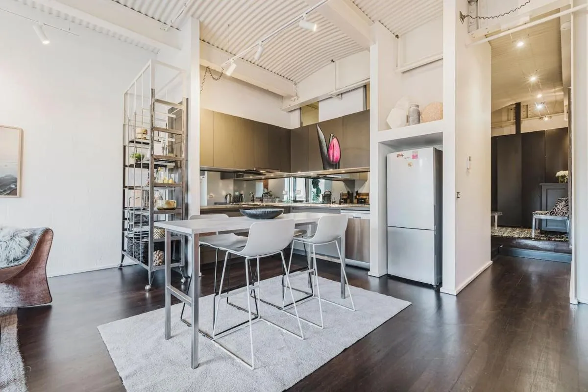 Cocoa Loft – A Designer Conversion off Chapel St — 4