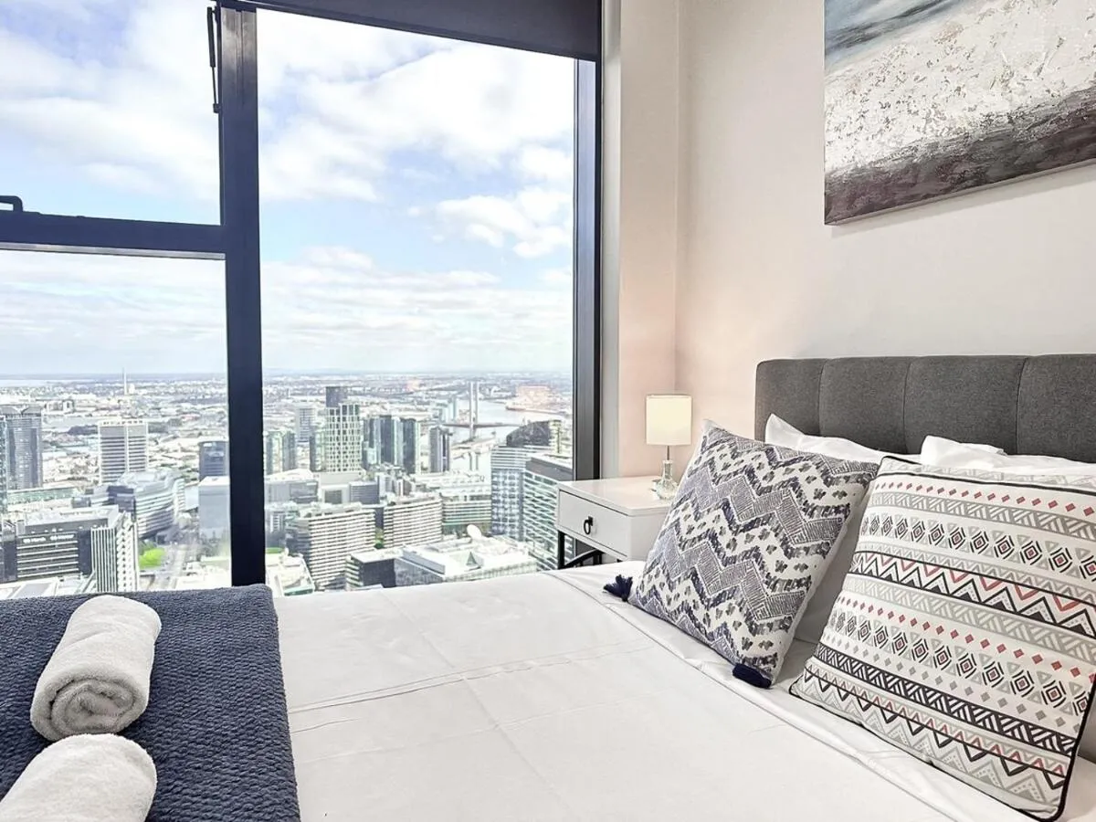 Collins Night View 1br Apt In Melbournegympool — 2