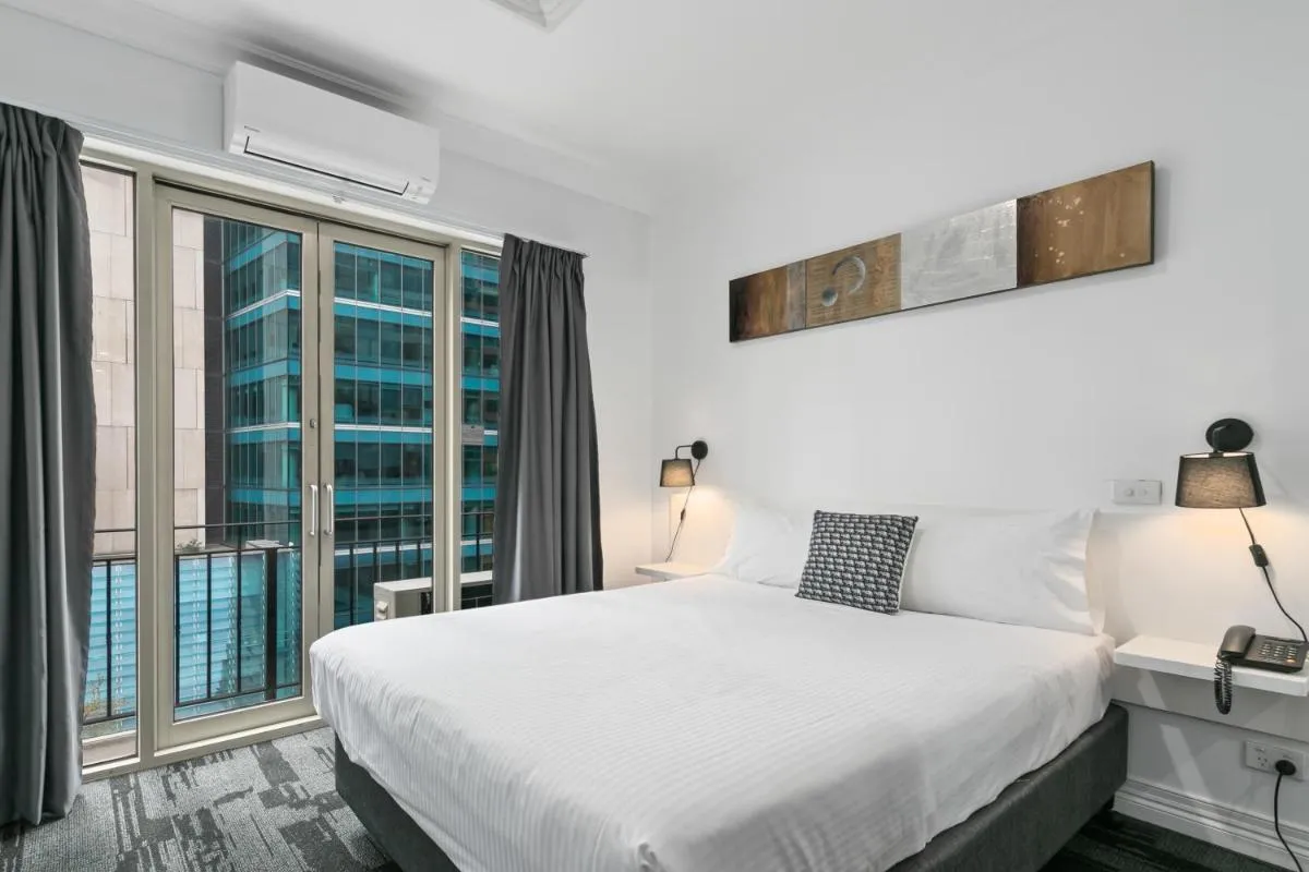 Comfort Hotel Melbourne Central — 2