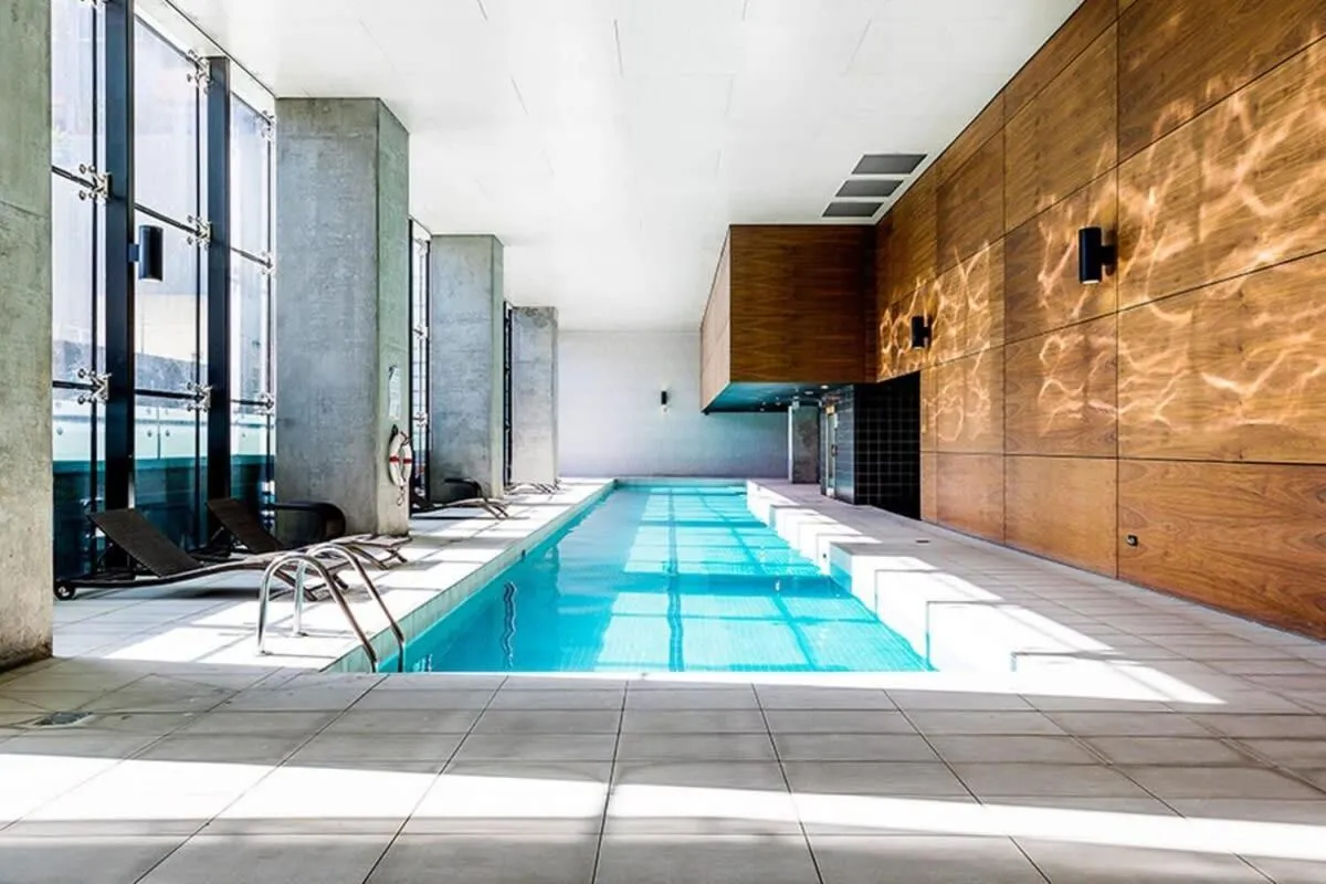 Comfy 2BR Apt Near Southern Cross with City Views — 4