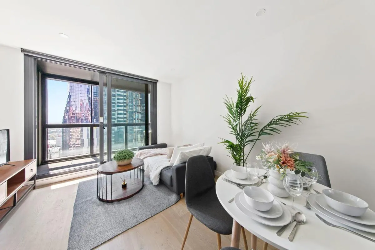 Comfy 2BR Apt Next to Melbourne Central City Views — 4