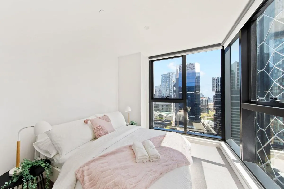 Comfy 2BR Apt Next to Melbourne Central City Views — 2