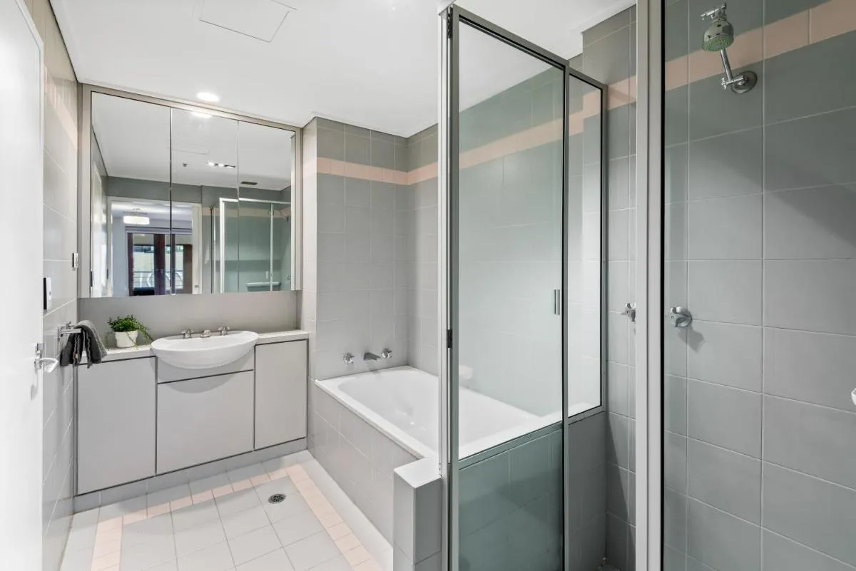 Complete Host Armytage Apartments — 3