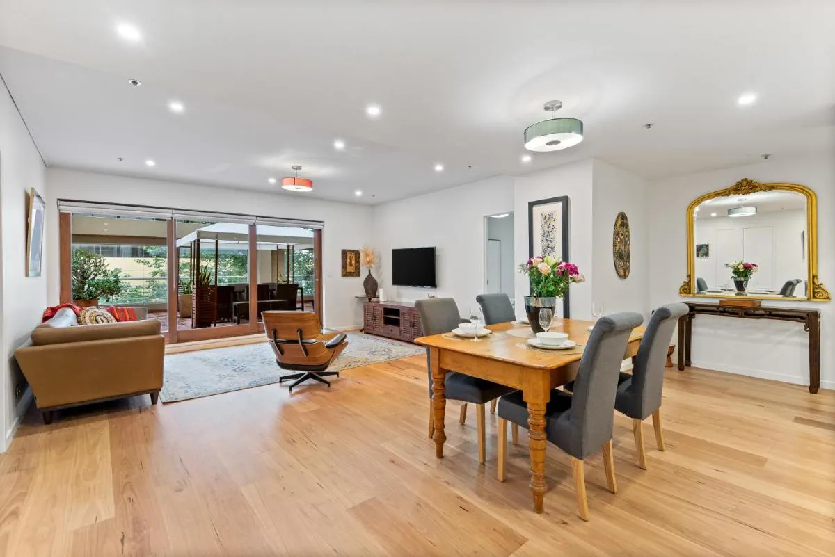 Complete Host Armytage Apartments — 5
