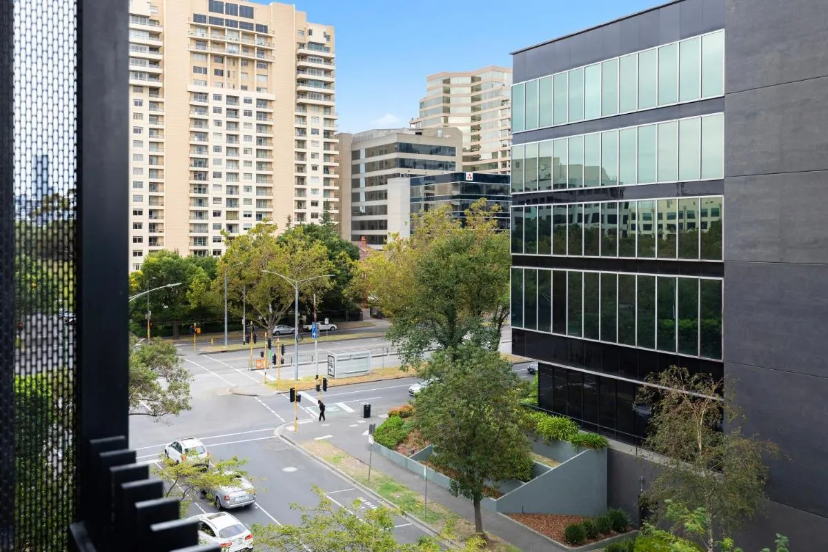 Complete Host Leopold Apartments — 4