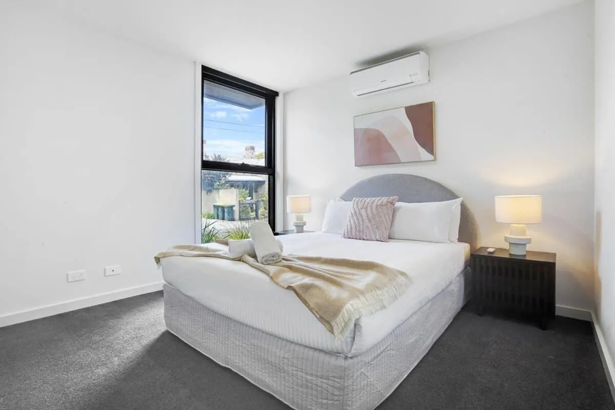 Contemporary Central Brunswick 2-Story Townhouse* — 2