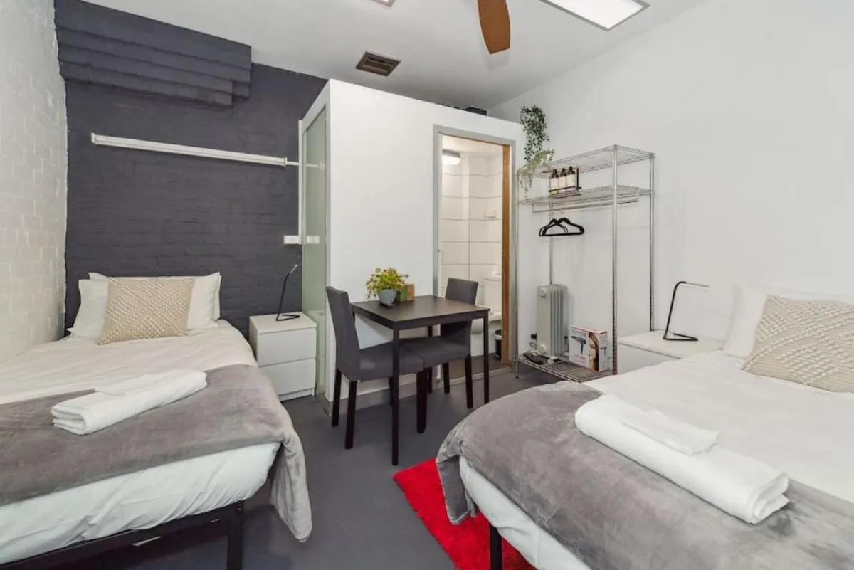 Conveniently Located 6 BR Unit — 2