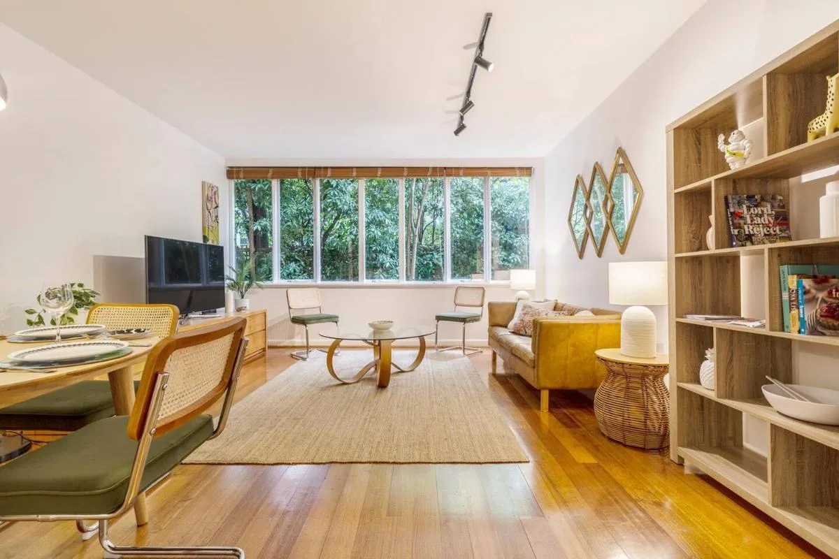 Coolullah Catch – Enjoy Mid-Century Urban Living — 5