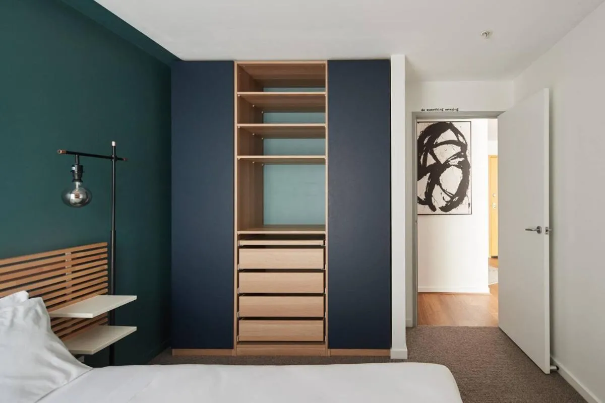 Cosmo Corner – Tranquil Vibes over South Melbourne — 2