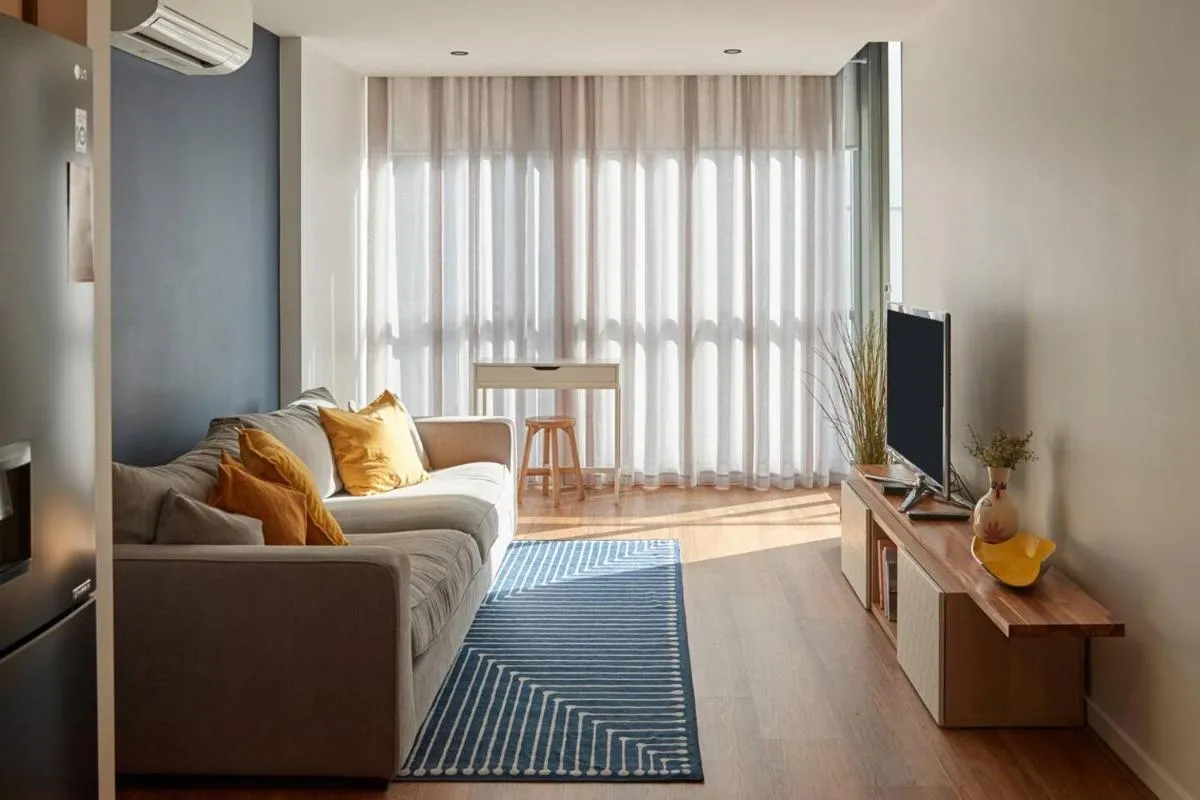 Cosmo Corner – Tranquil Vibes over South Melbourne — 5