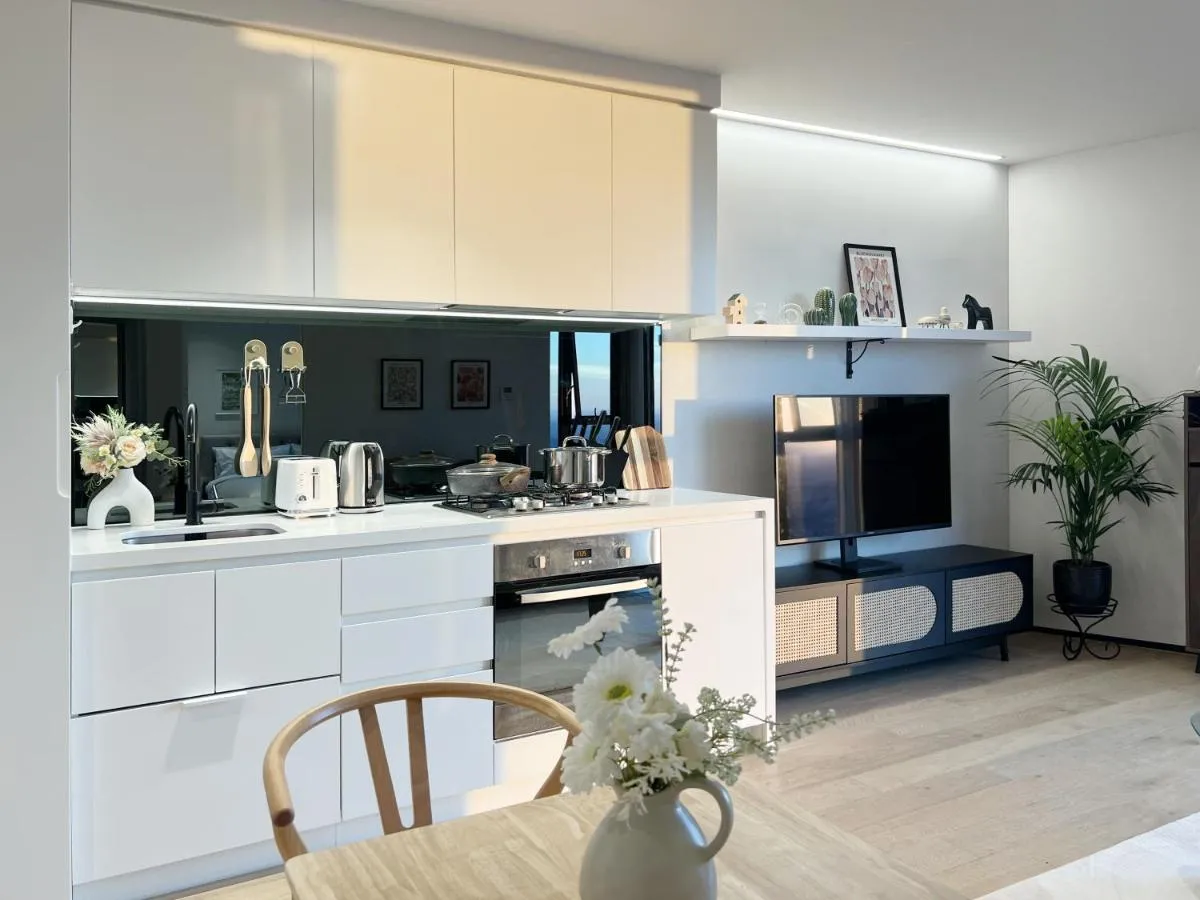 Cozy 1B1B APT with stunning view — 3