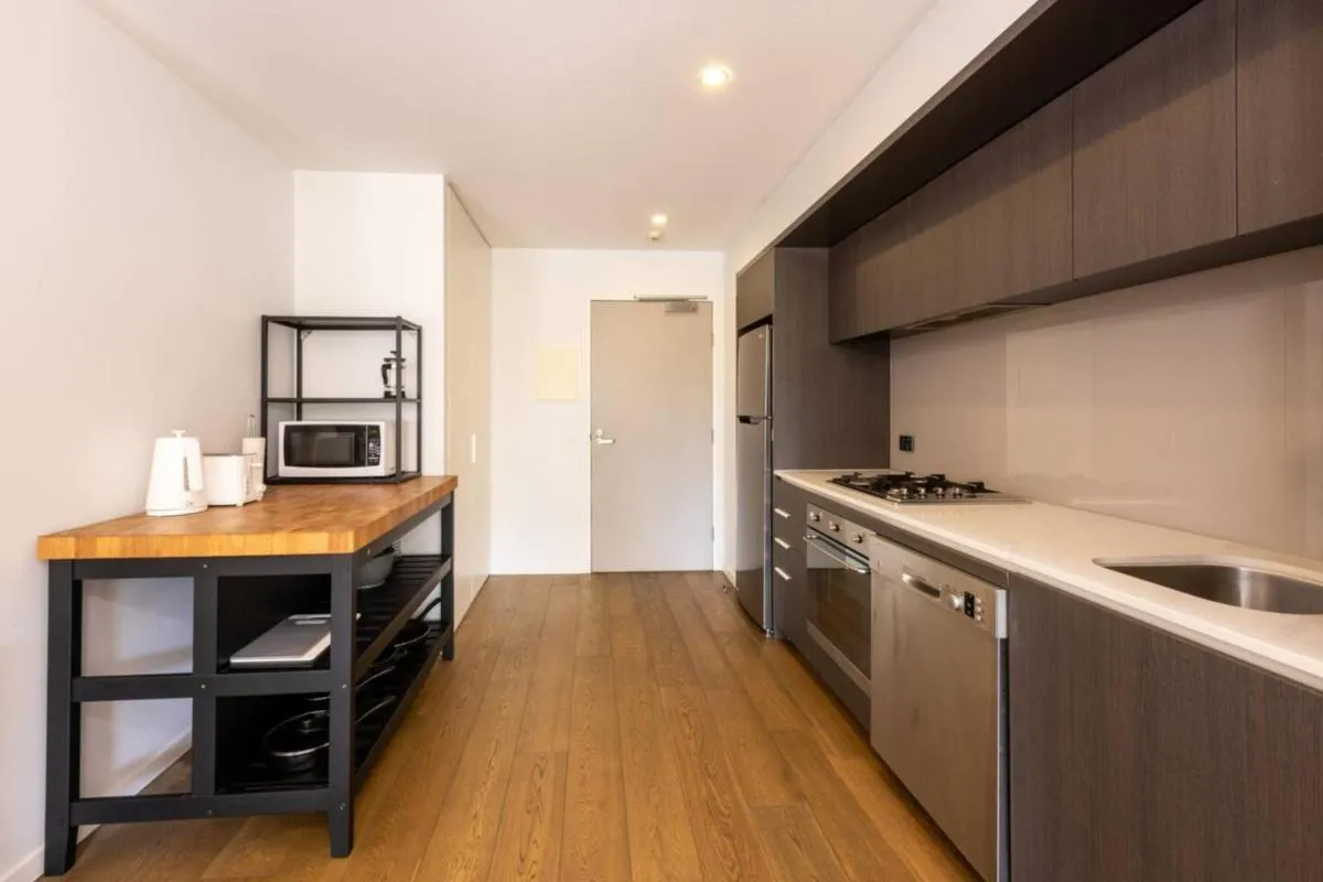 Cozy 1Bed Unit in leafy Carlton – 10 mins from CBD — 5