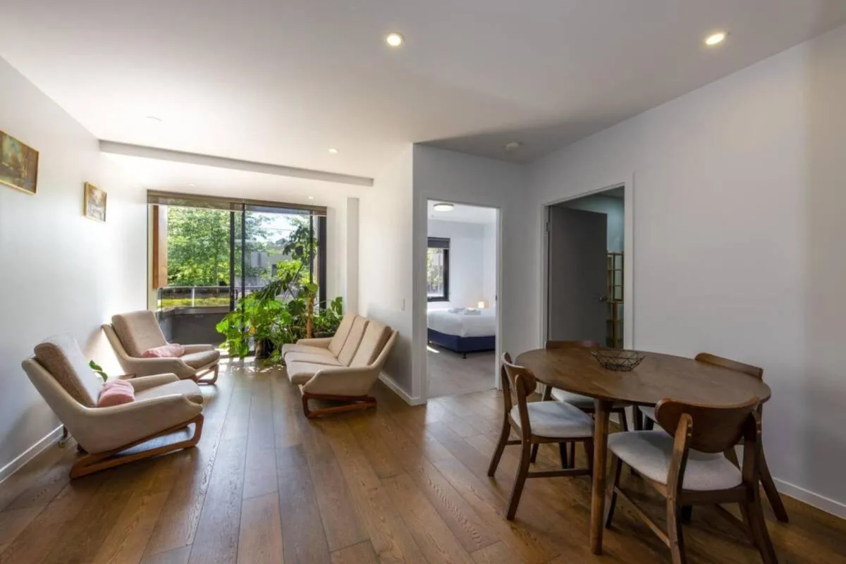 Cozy 1Bed Unit in leafy Carlton – 10 mins from CBD — 2