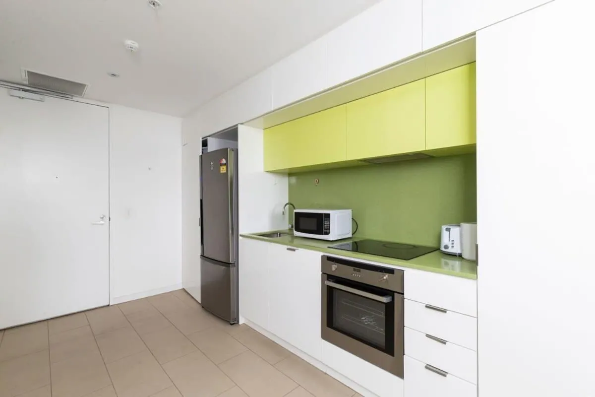 Cozy 2BR Apt Near Melbourne Central w City Views — 4