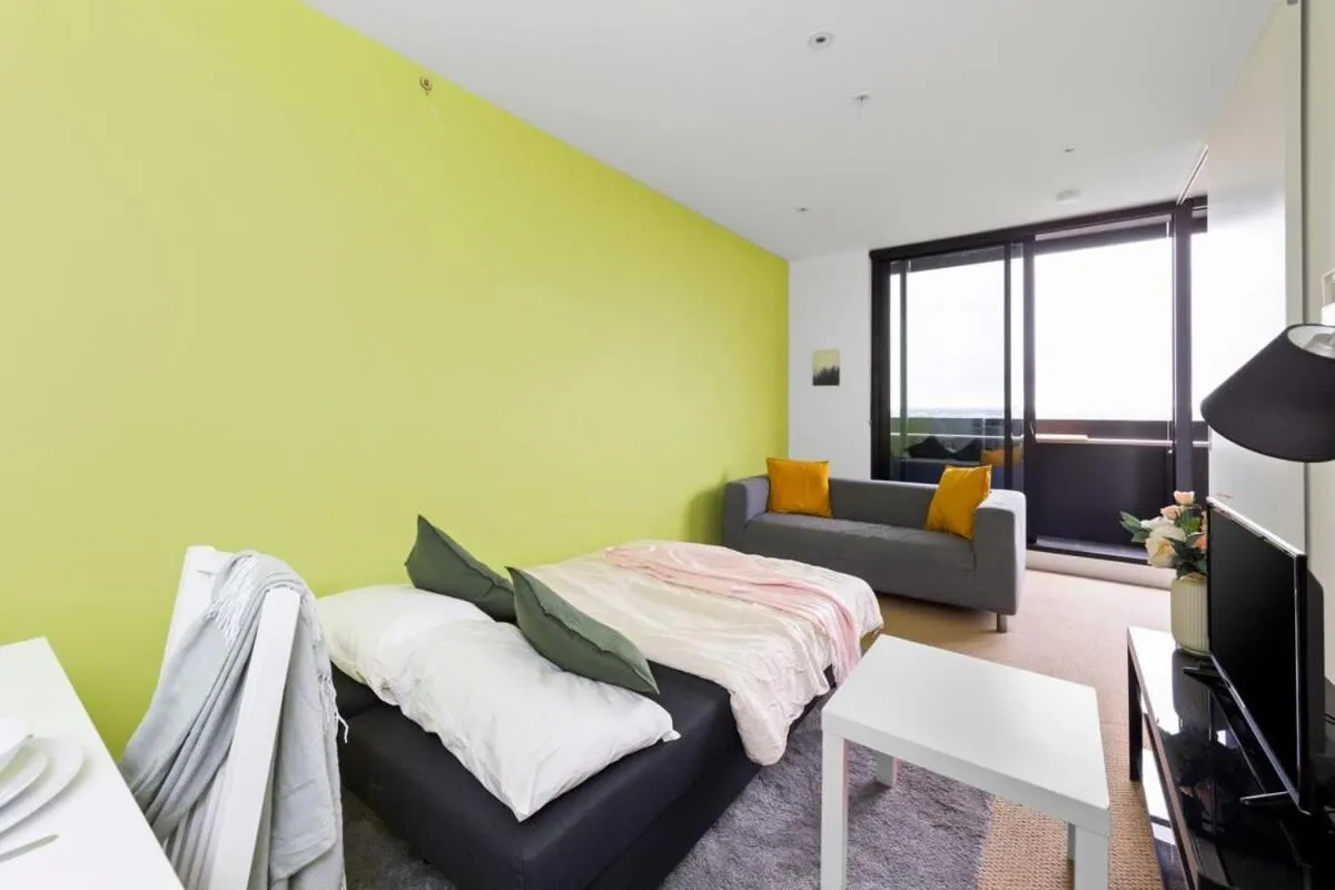 Cozy 2BR Apt Near Melbourne Central w City Views — 5