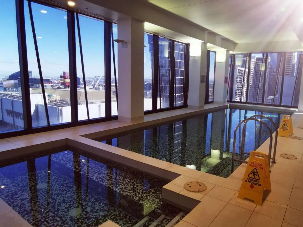 Cozy CBD 2 Bedroom Apartment with car park — 4