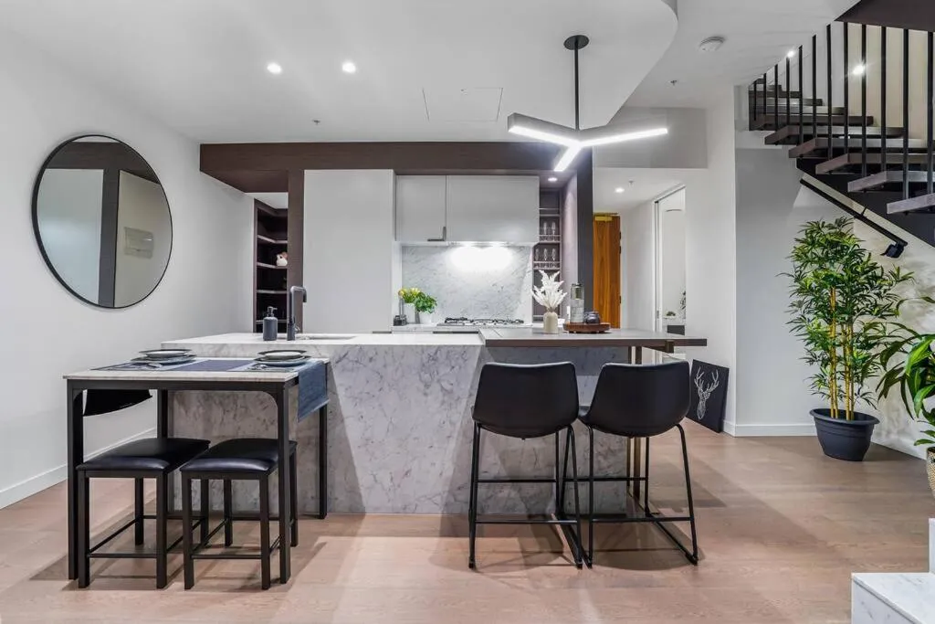Delicated Loft in Central 2Bed 2.5Bath 2Carpark — 4