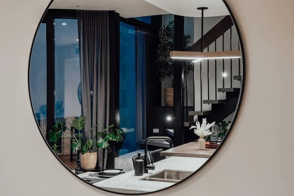 Delicated Loft in Central 2Bed 2.5Bath 2Carpark — 2