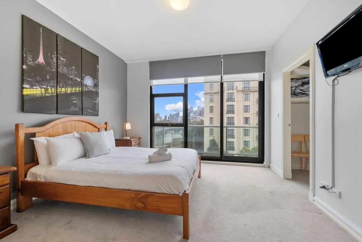 East Melbourne 2BR Apartment — 2