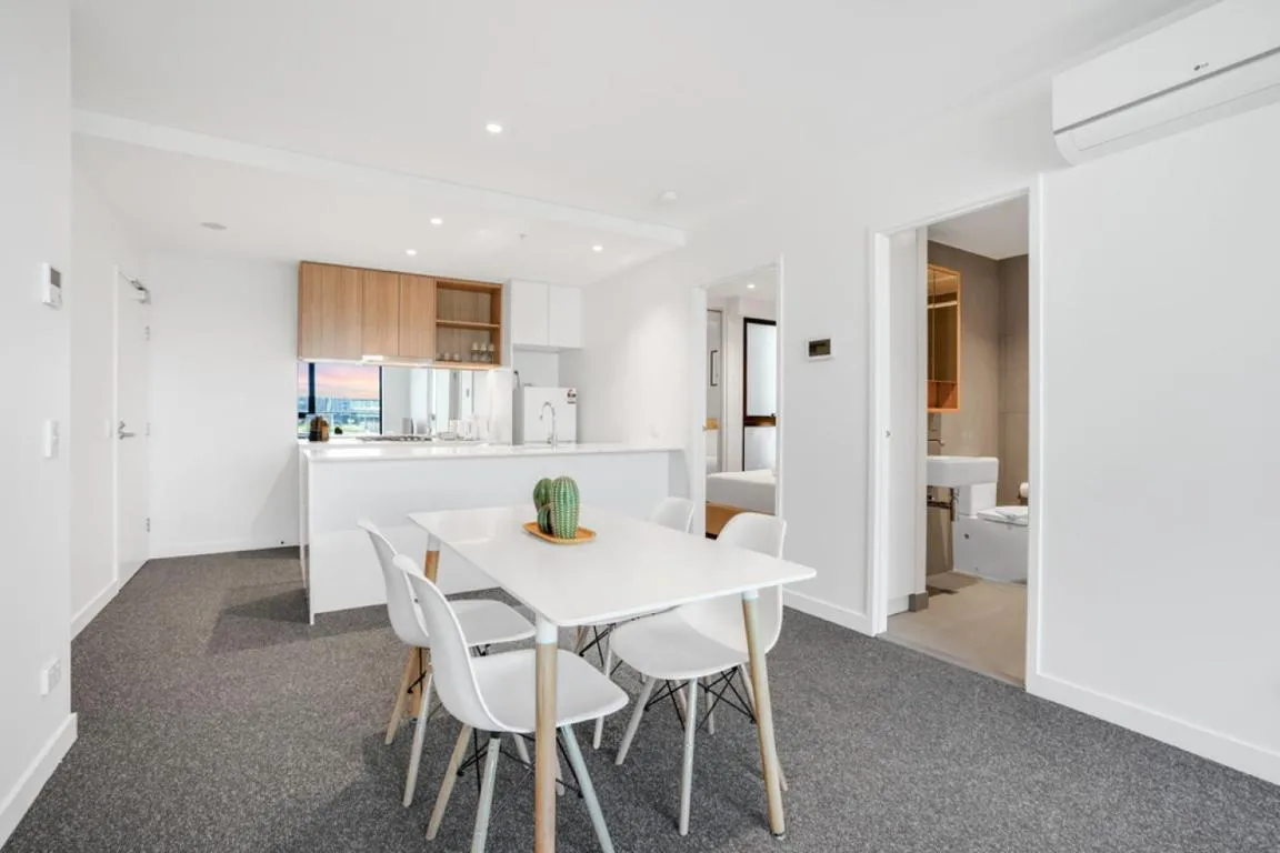 Elegant Stature Building Luxury apartment