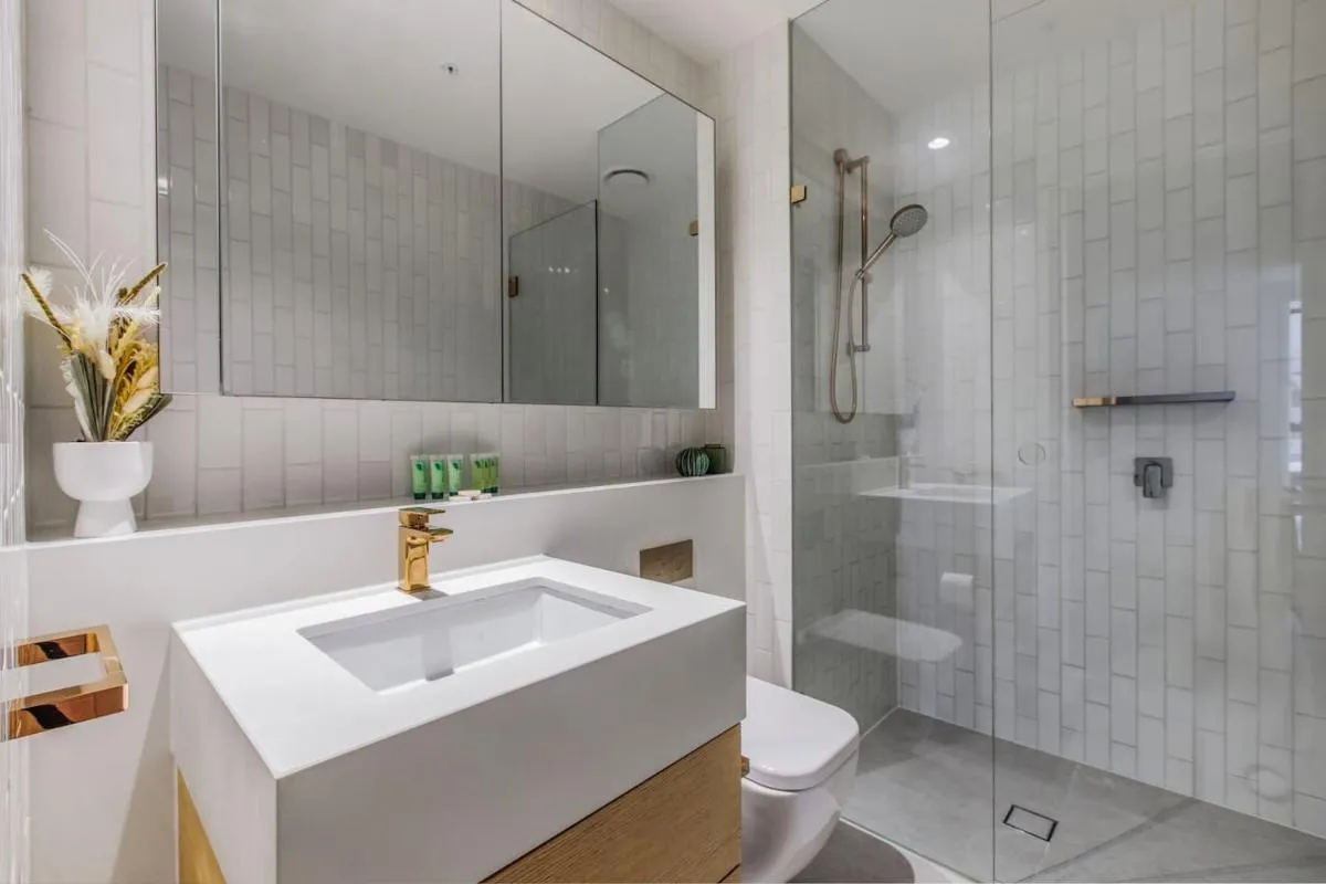 Elevated Elegance – A Fusion of Style and Comfort — 3