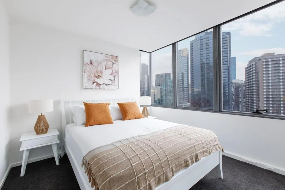 Elevated Elegance – Your Stylish Urban Sanctuary — 2