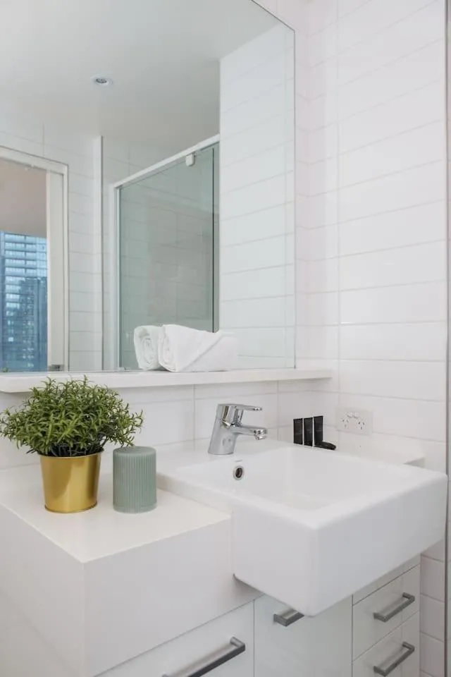 Elevated Elegance – Your Stylish Urban Sanctuary — 4