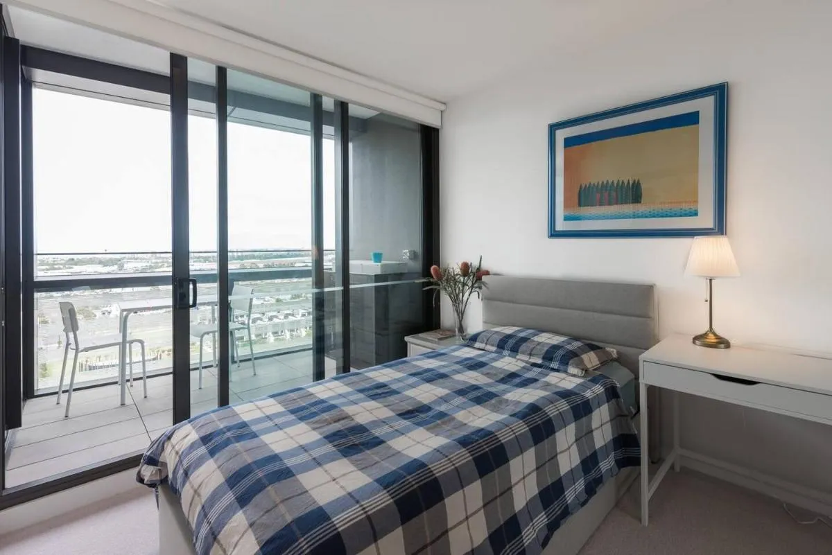 Elevated Waterfront Stay with Indoor Pool and Views — 2
