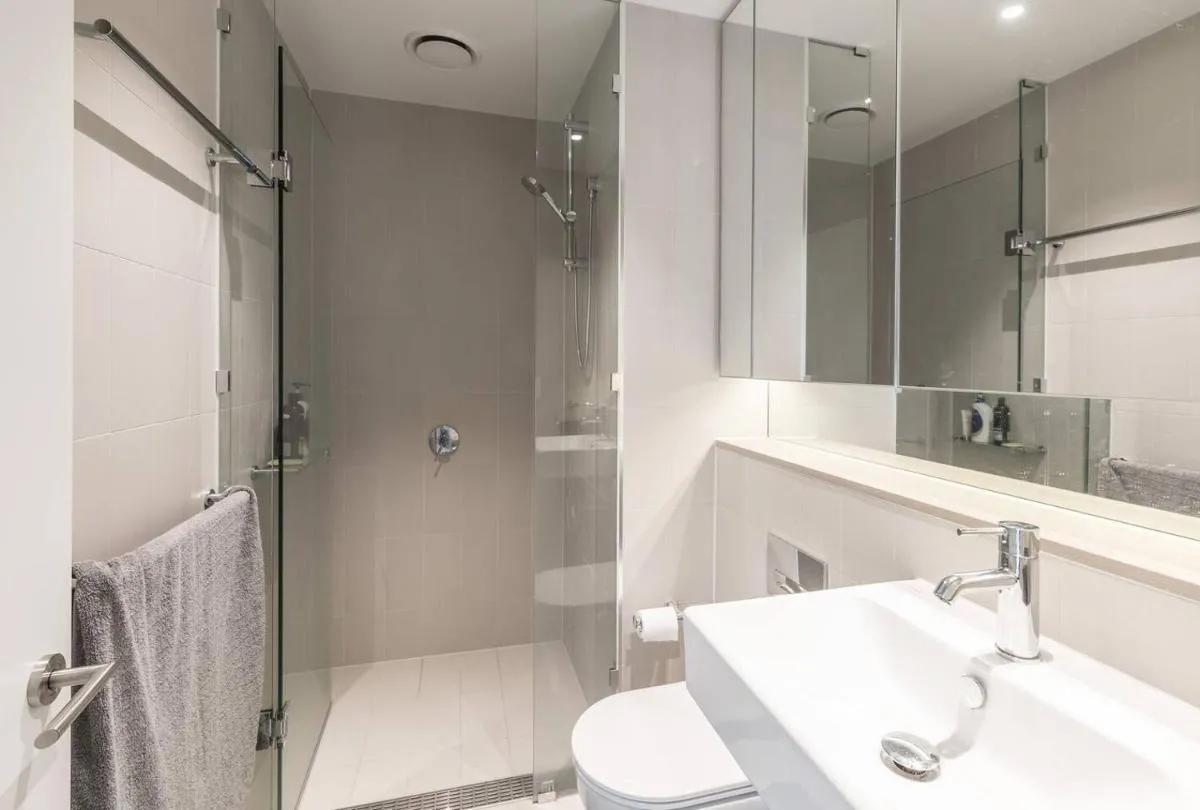 Elevated Waterfront Stay with Indoor Pool and Views — 3