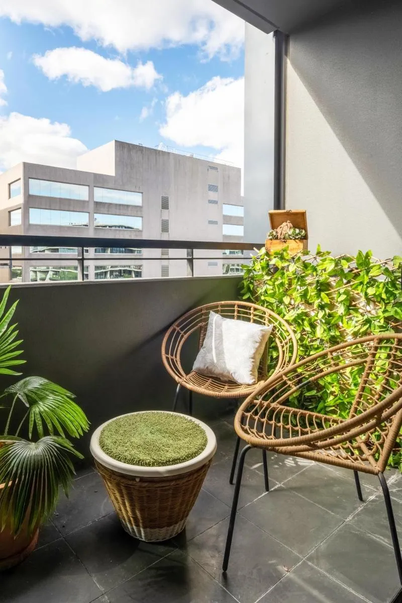 Escape To Melbourne – Stylish 1 Bedroom-Gym – Aircon -Balcony — 5