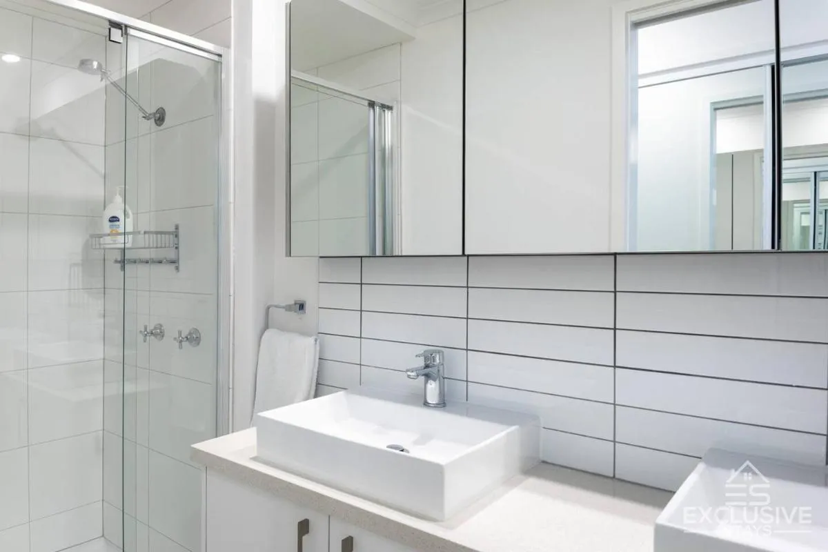 Exclusive Stays – Boulevard Penthouse — 3