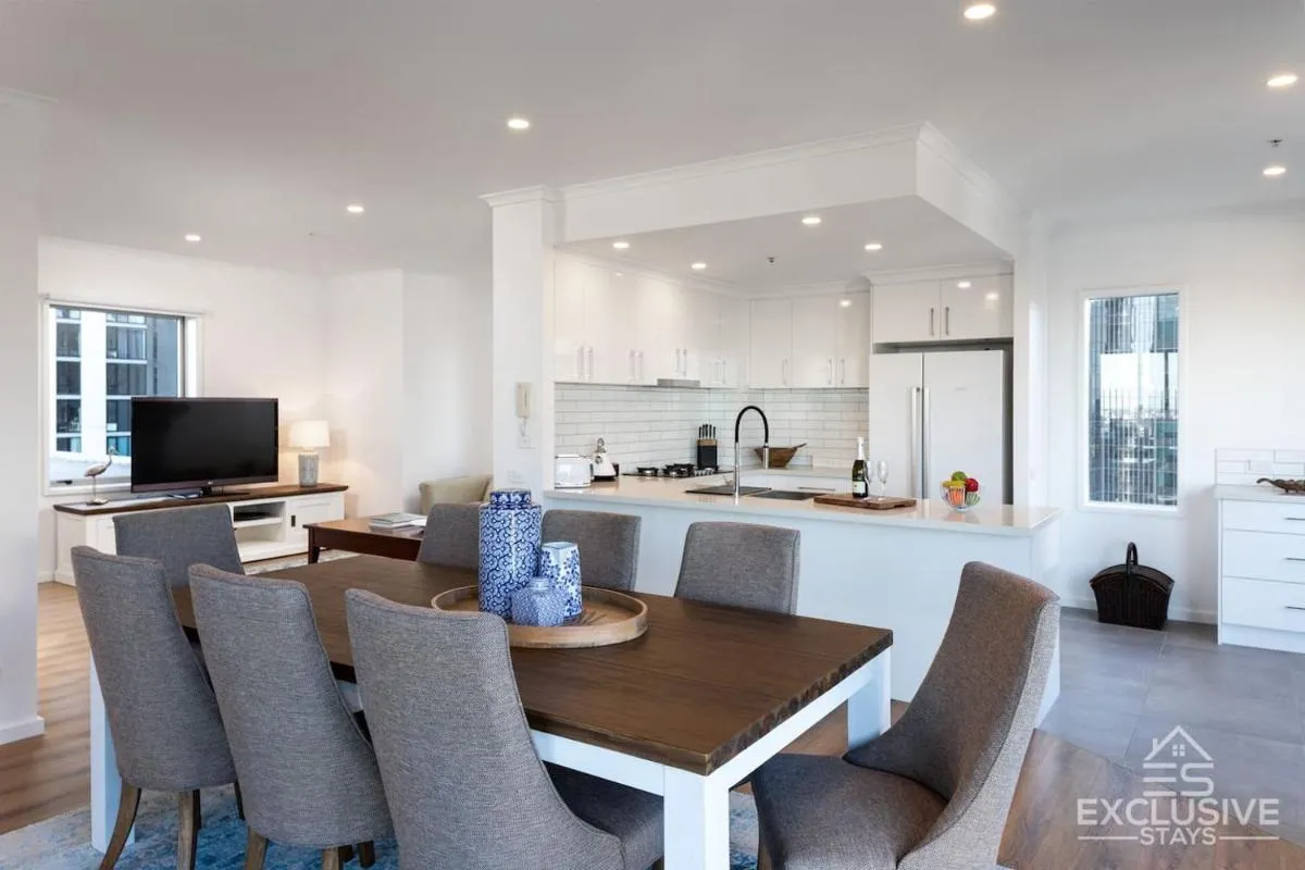 Exclusive Stays – Boulevard Penthouse — 5