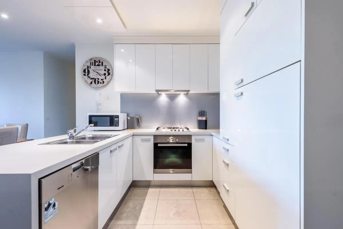 Exclusive Stays – SouthbankONE — 5