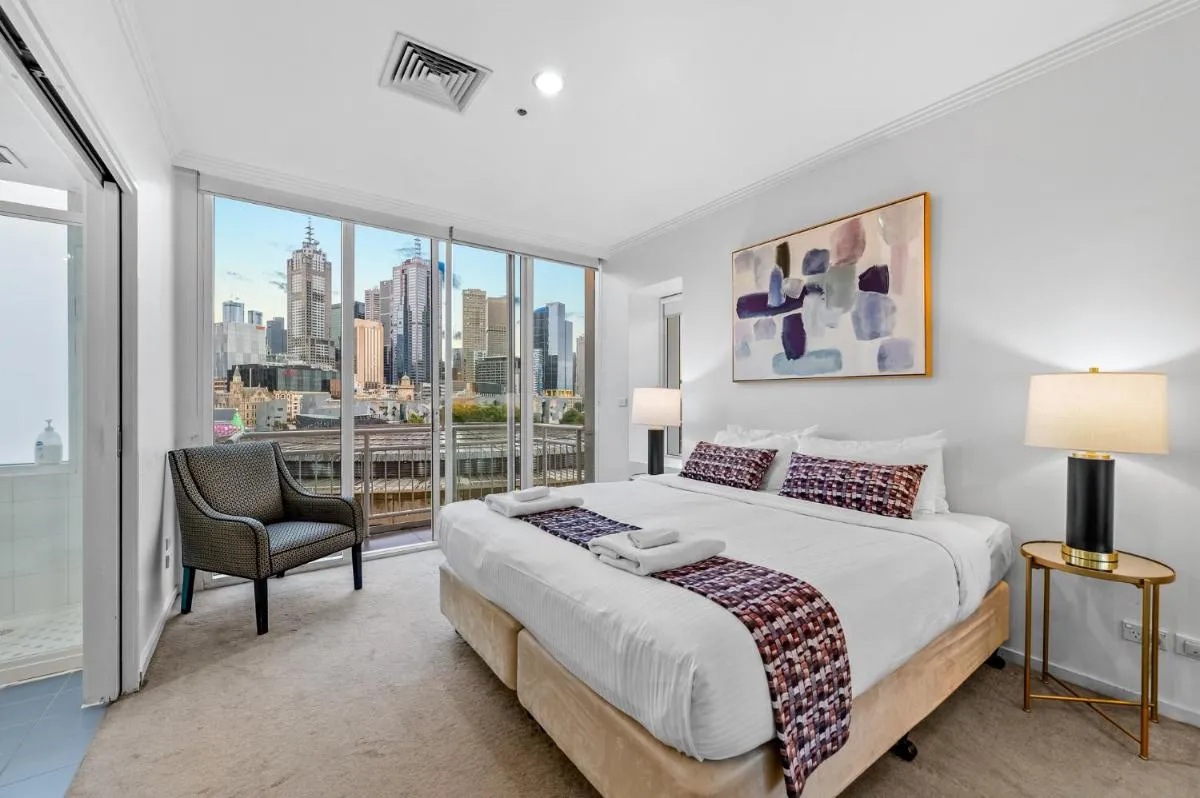 Exclusive Stays – Southgate 28 — 2