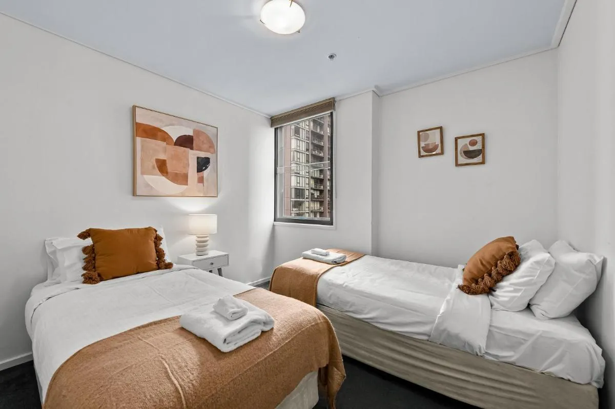 Exclusive Stays – The Summit — 2