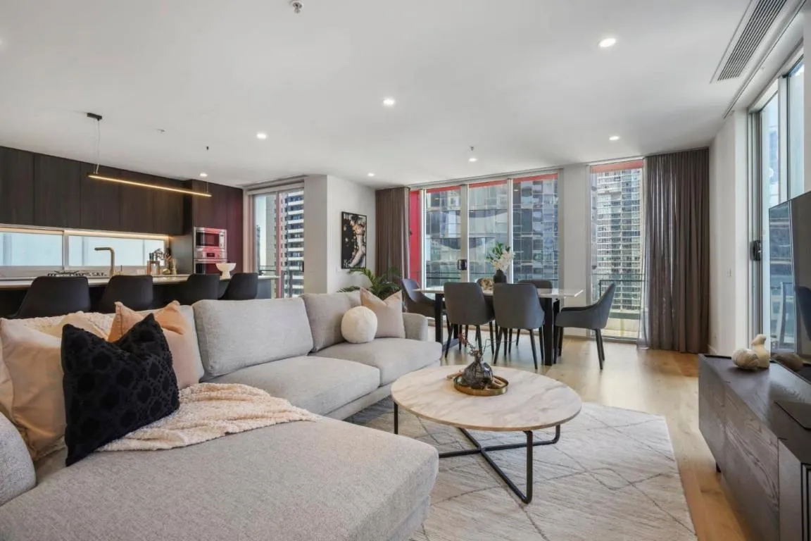 Exquisite Sky Home in Southbank