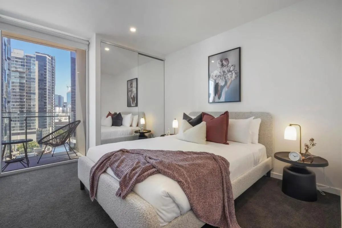 Exquisite Sky Home in Southbank — 2