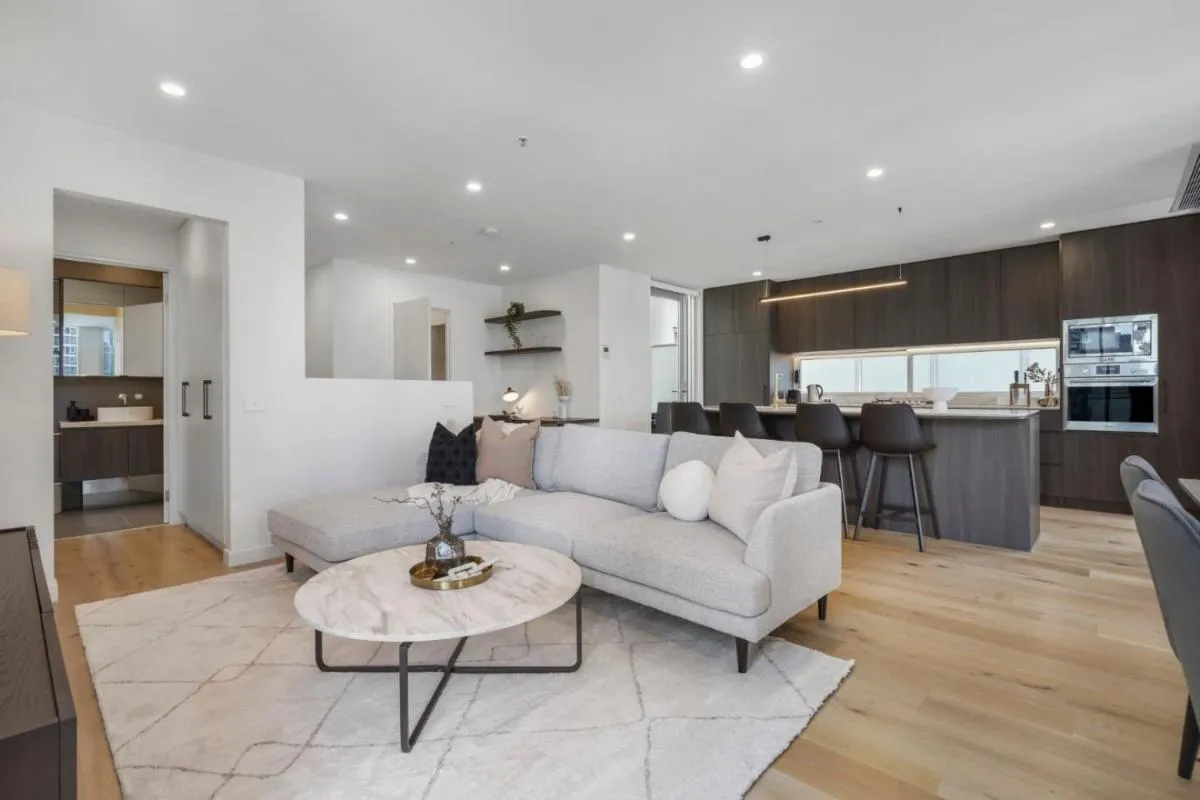 Exquisite Sky Home in Southbank — 4