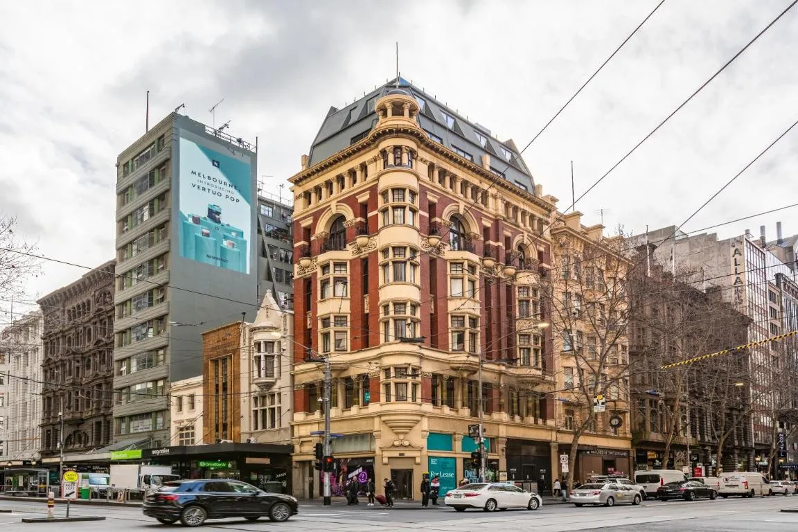 Fabulous Collins Street Luxury 2 BR Apartment