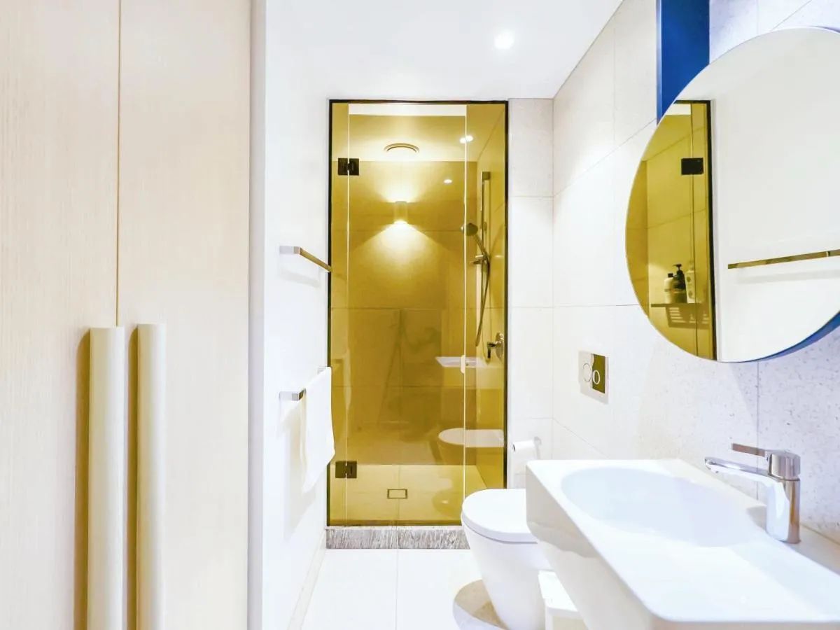 Fawkner Residence 1B2B condo Smart TV — 3